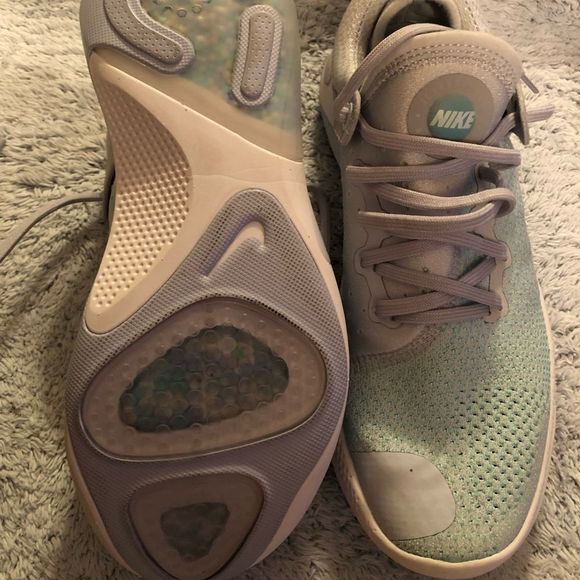 Nike runners Size 7 - Picture 2 of 13